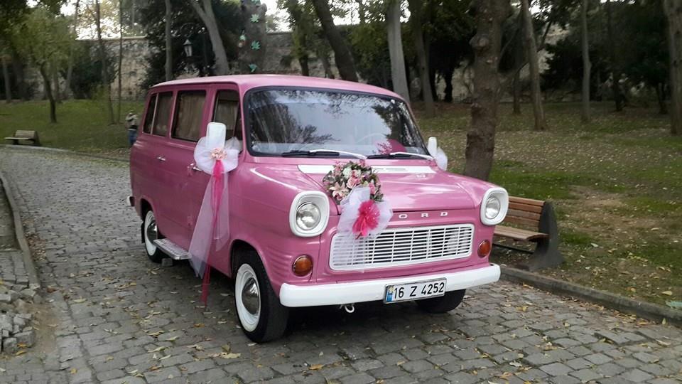Pembe Klasik Minibüs-İstanbul
